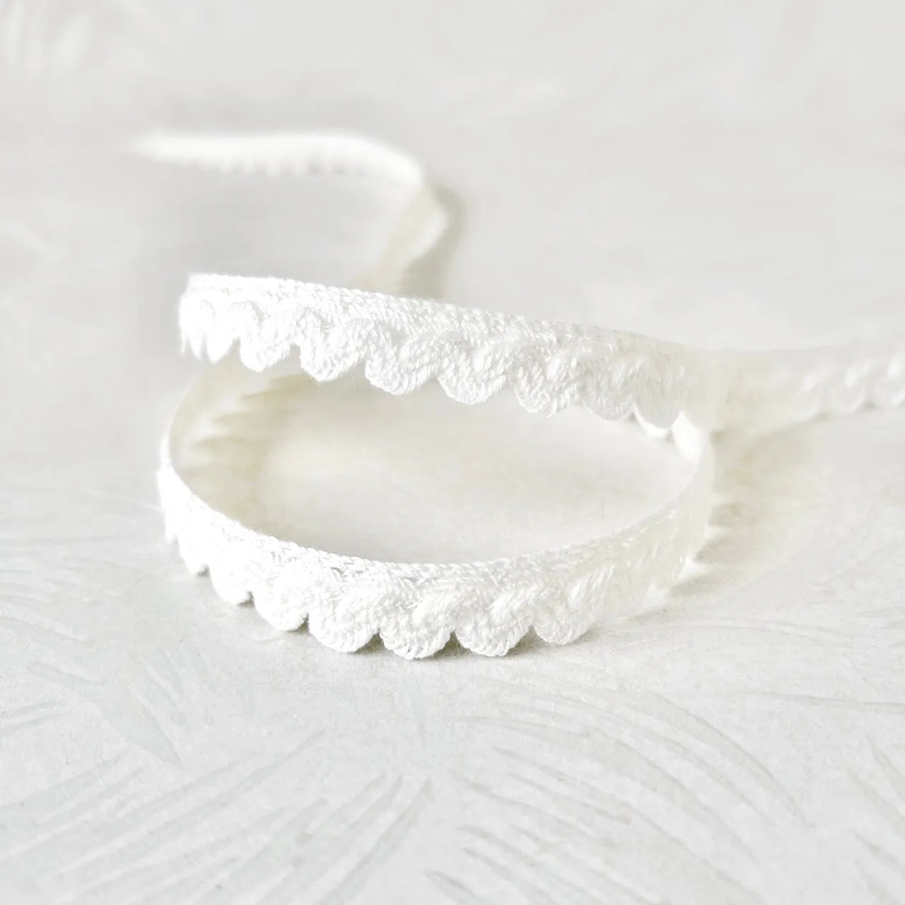 Vintage Cotton Scalloped Trim