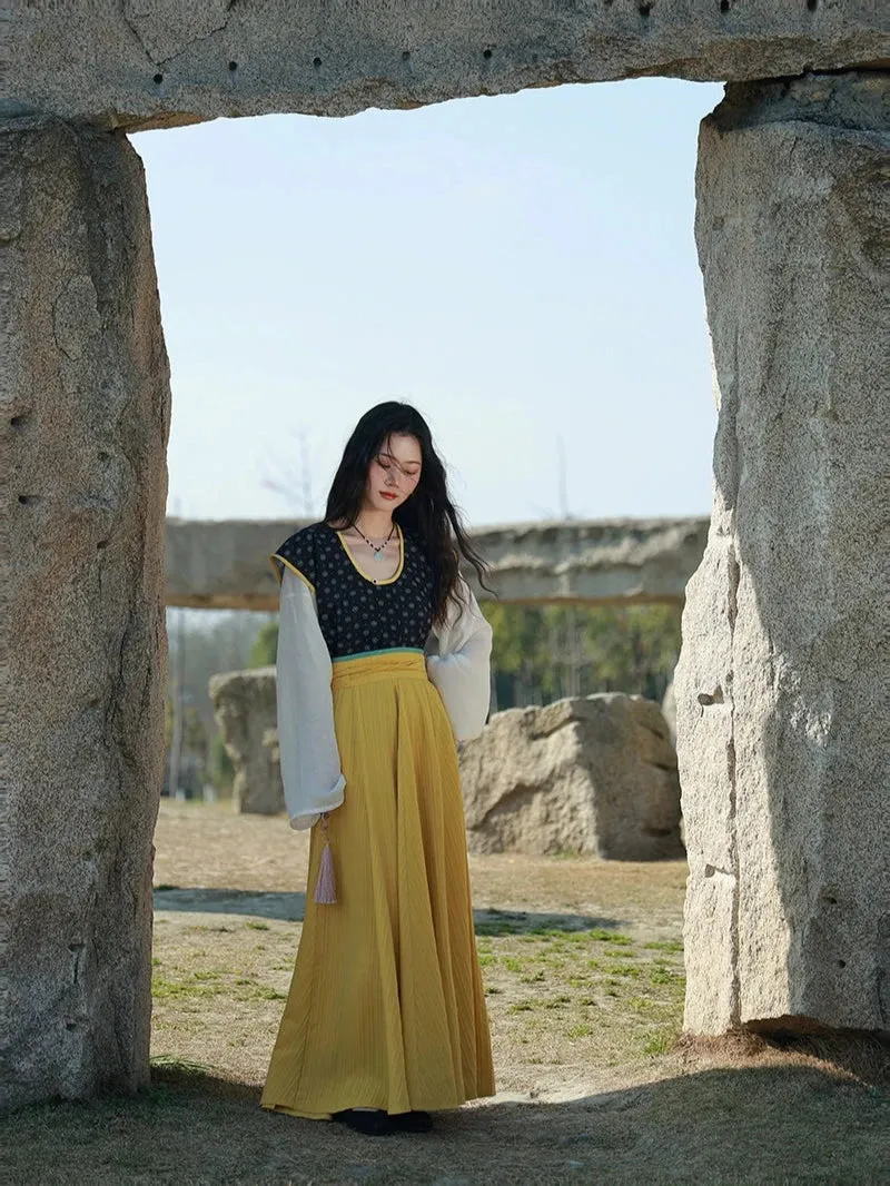 Xuyu 须臾 A Moment in the Early Tang Chuiling Banbi Jacket & Poqun Broken Skirt Ruqun Set